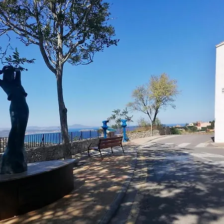 Διαμέρισμα Charming & Peaceful With Swimming Pool